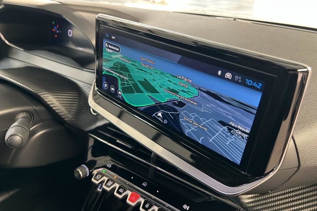 PEUGEOT 2008 100 S S BVM6 Allure - ref: 1-371863 - Photo 17