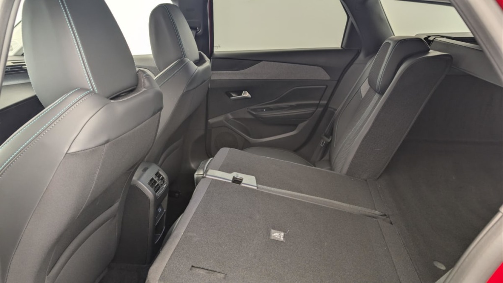 PEUGEOT 308 SW Hybrid 145 e-DCS6 Allure - ref: 1-371903 - Photo 12