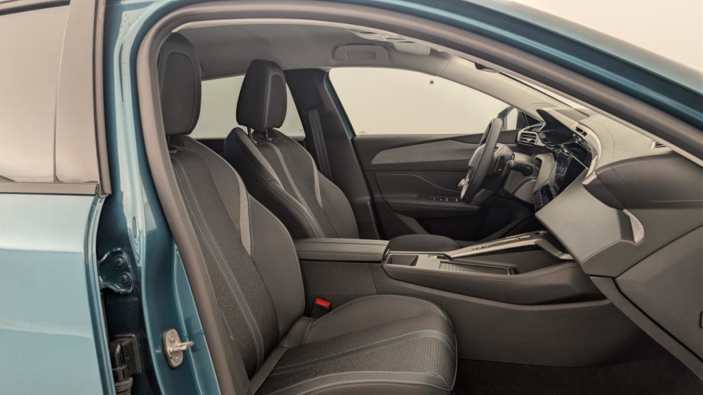 PEUGEOT 308 SW Hybrid 145 e-DCS6 Allure - ref: 1-371909 - Photo 9