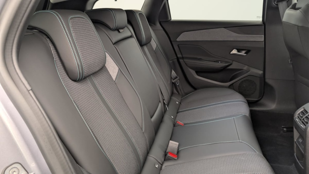 PEUGEOT 308 SW Hybrid 145 e-DCS6 Allure - ref: 1-371932 - Photo 10