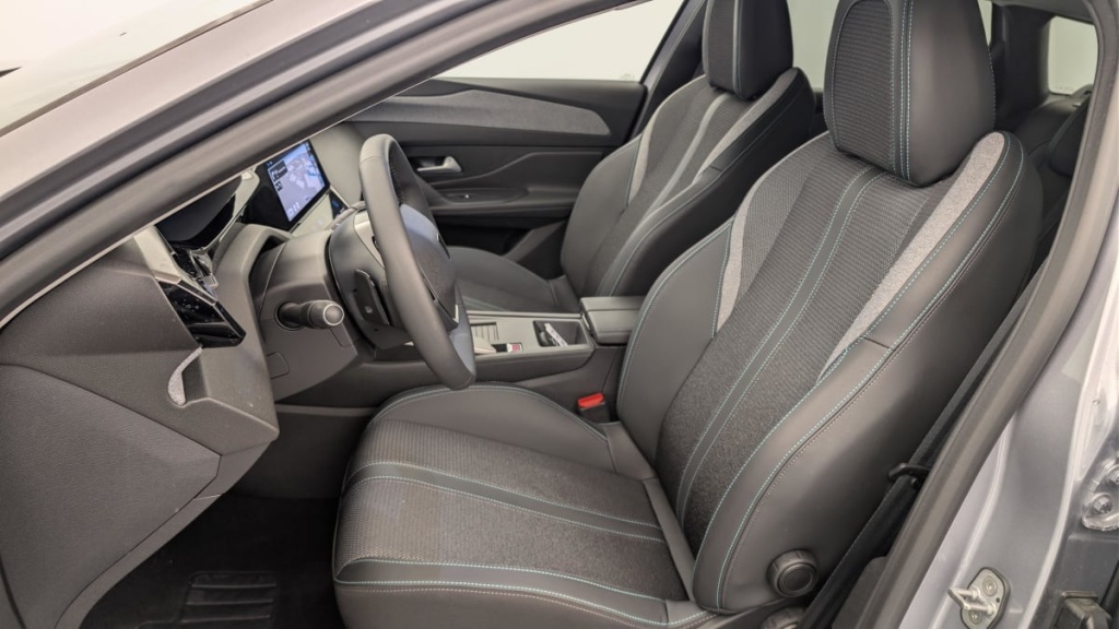 PEUGEOT 308 SW Hybrid 145 e-DCS6 Allure - ref: 1-371932 - Photo 16