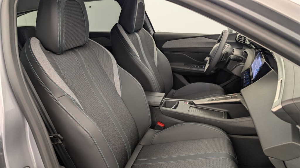 PEUGEOT 308 SW Hybrid 145 e-DCS6 Allure - ref: 1-371932 - Photo 9