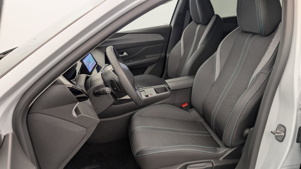 PEUGEOT 308 SW Hybrid 145 e-DCS6 Allure - ref: 1-371944 - Photo 16