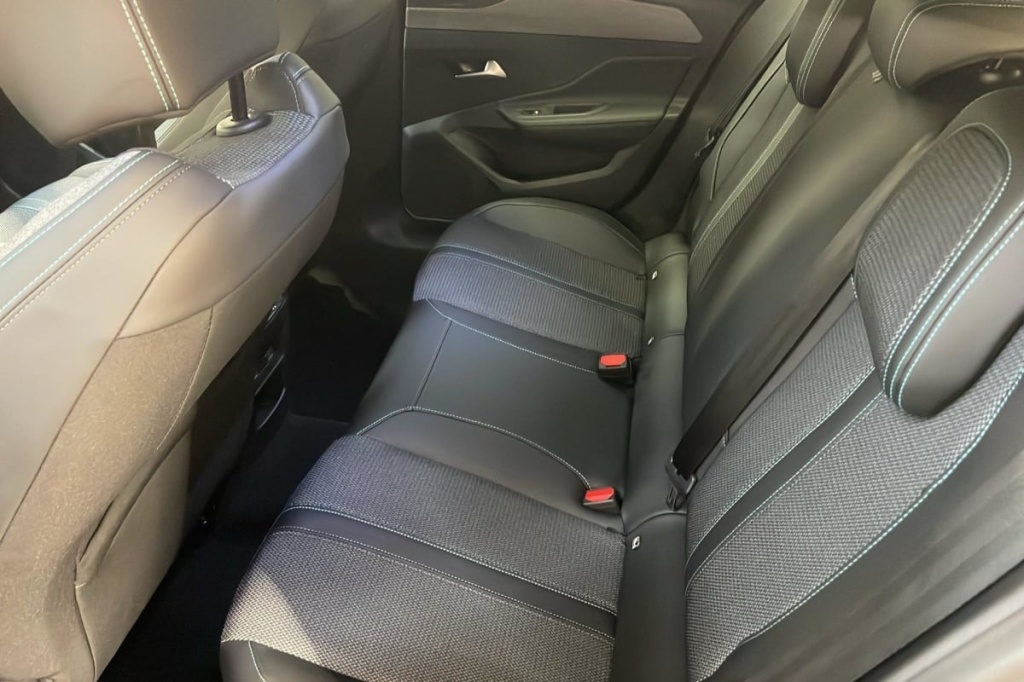 PEUGEOT 308 Hybrid 145 e-DCS6 Allure - ref: 1-372048 - Photo 10