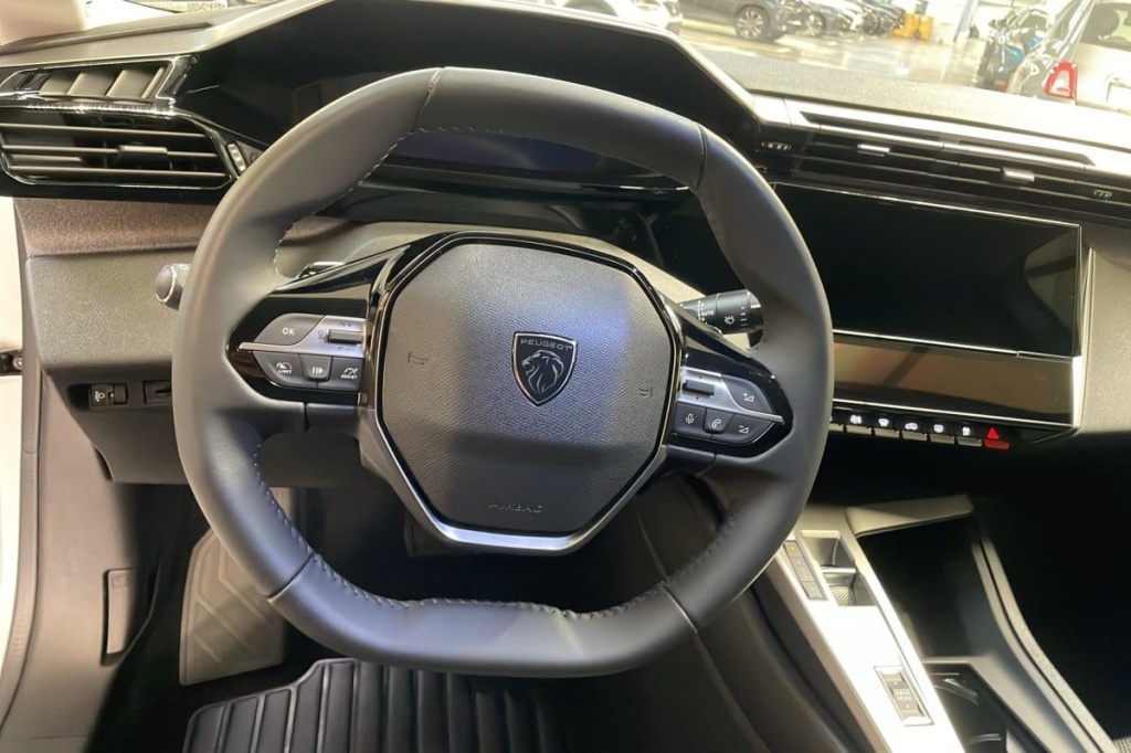 PEUGEOT 308 Hybrid 145 e-DCS6 Allure - ref: 1-372048 - Photo 14