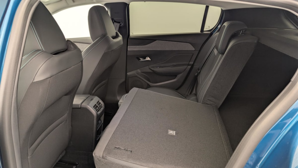 PEUGEOT 308 Hybrid 145 e-DCS6 Allure - ref: 1-372049 - Photo 12