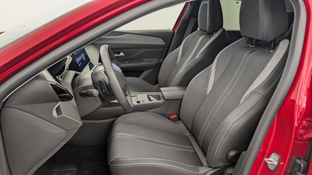 PEUGEOT 308 Hybrid 145 e-DCS6 Allure - ref: 1-372051 - Photo 16