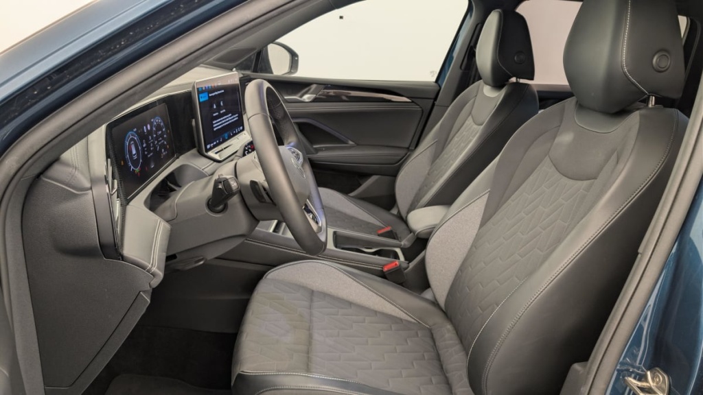 VOLKSWAGEN Tiguan 2.0 TDI 150ch DSG7 Life Plus - ref: 1-372221 - Photo 16