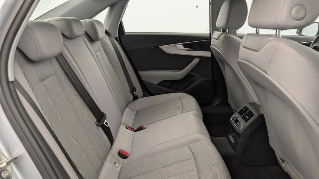 AUDI A4 35 TFSI 150 S tronic 7 Design - ref: 1-372544 - Photo 10