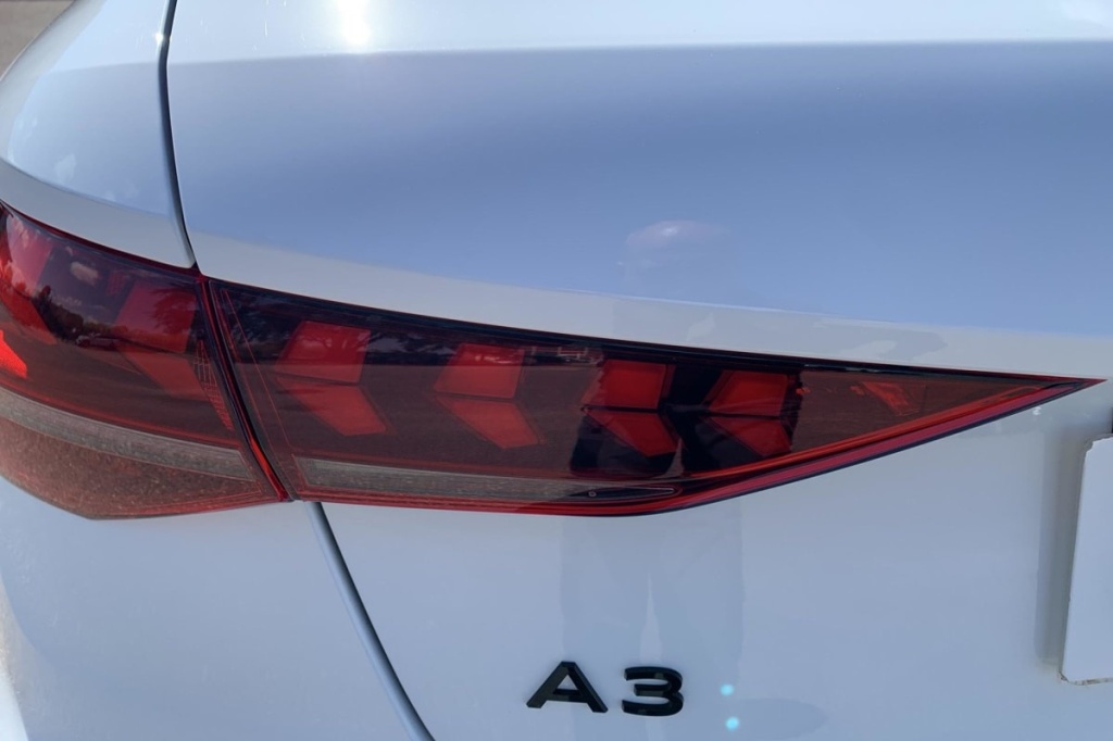 AUDI A3 Sportback 45 TFSI E HYBRIDE RECHARGEABLE 272 S TRONIC 6 S LINE - ref: 1-372759 - Photo 11