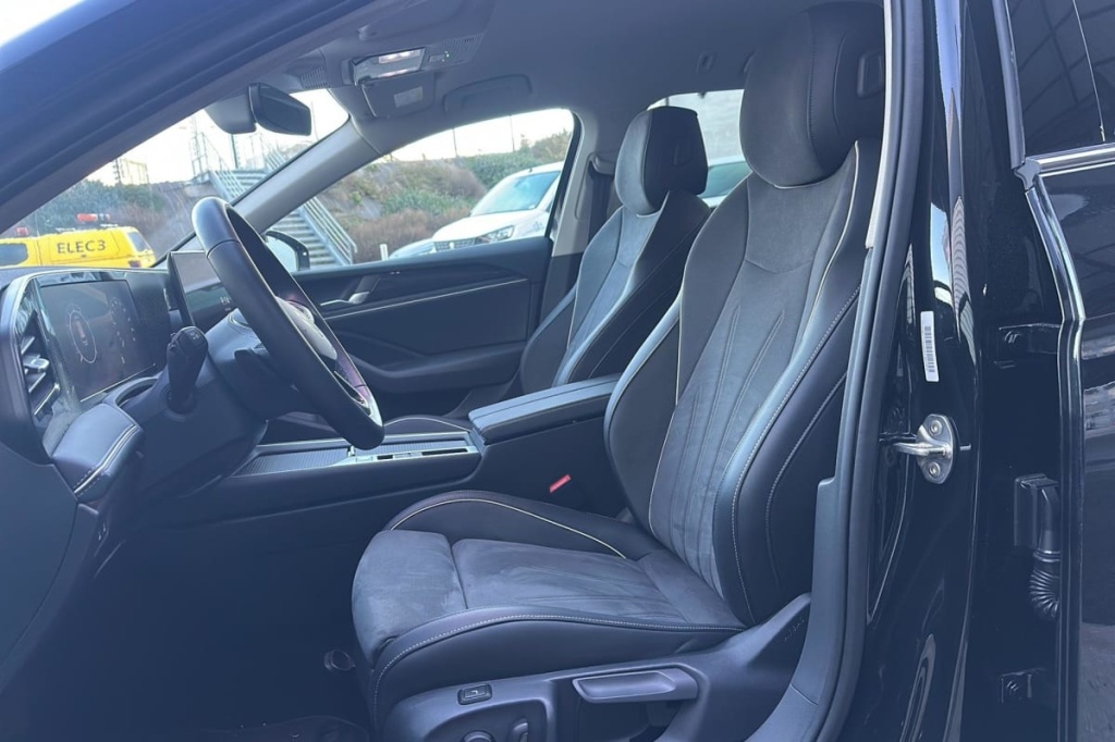 VOLKSWAGEN Passat 1.5 eTSI OPF 150 DSG7 Life Plus - ref: 1-374085 - Photo 9