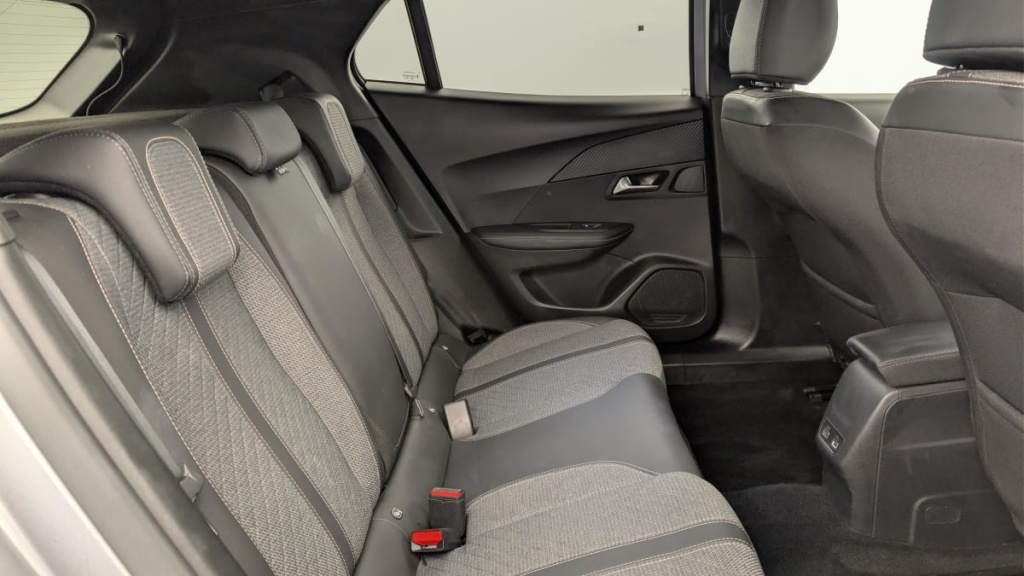 PEUGEOT 2008 50 kWh 136 ch Allure - ref: 1-374753 - Photo 10