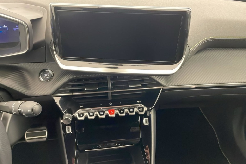 PEUGEOT 2008 50 kWh 136 ch GT - ref: 1-374861 - Photo 17