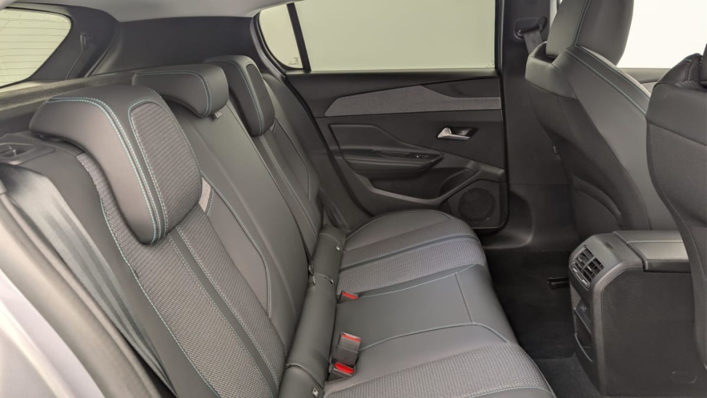 PEUGEOT 308 Hybrid 136 e-DCS6 Allure - ref: 1-374899 - Photo 10