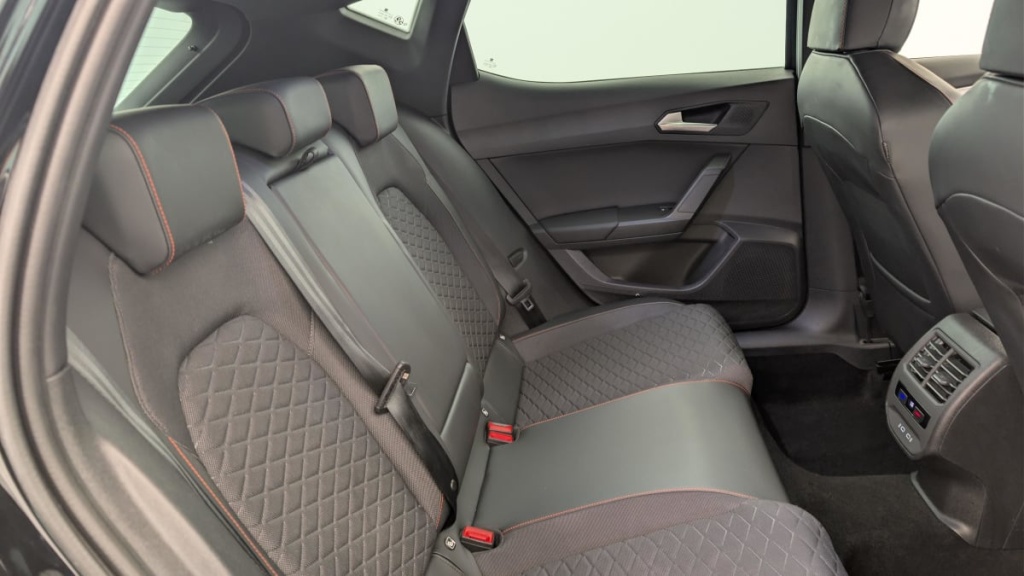 SEAT Leon E-HYBRID 204 CH DSG6 FR - ref: 1-375521 - Photo 10