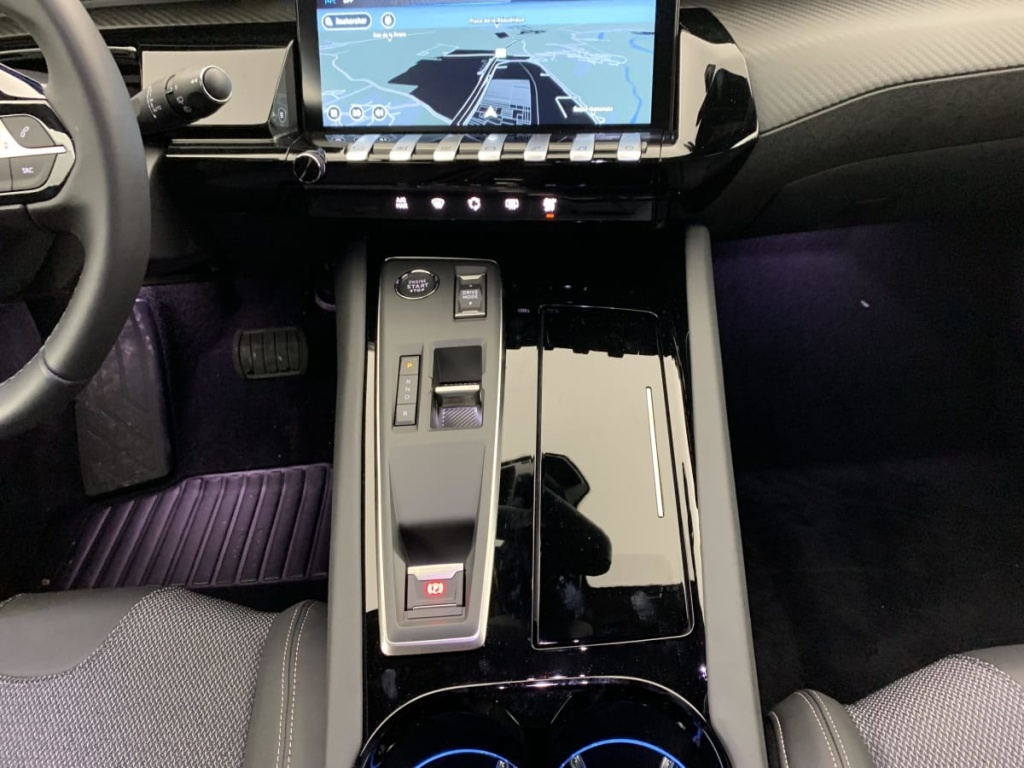 PEUGEOT 508 SW Hybrid 180 e-EAT8 Allure - ref: 1-375553 - Photo 16