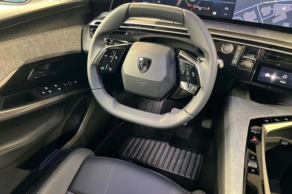 PEUGEOT 3008 Hybrid 145 e-DCS6 Allure - ref: 1-375792 - Photo 13