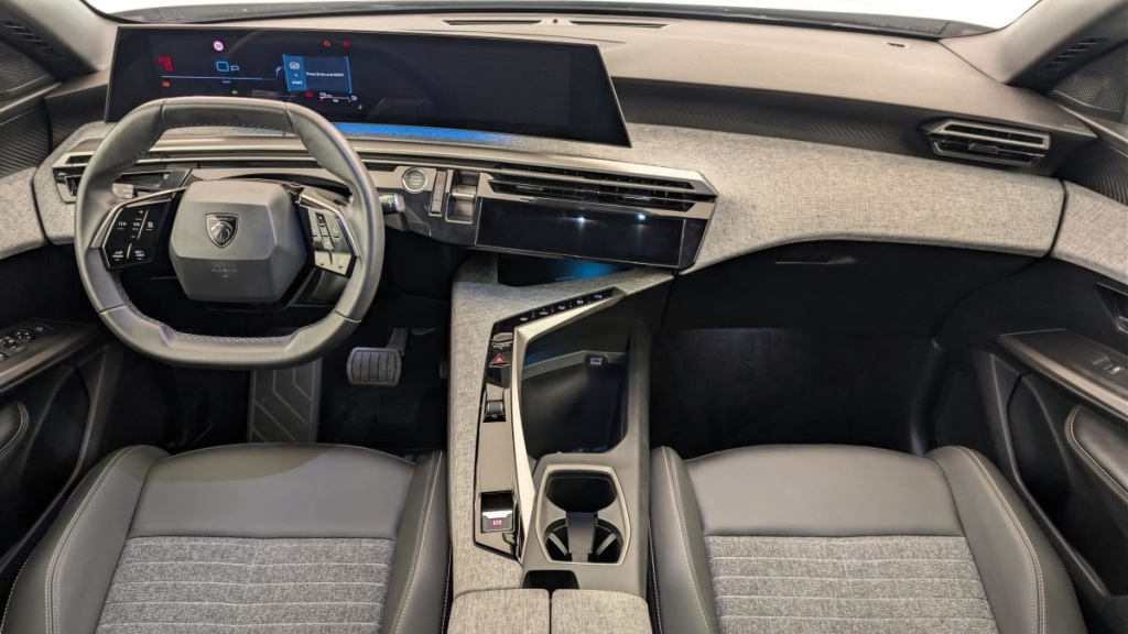 PEUGEOT 3008 Hybrid 145 e-DCS6 Allure - ref: 1-375797 - Photo 13