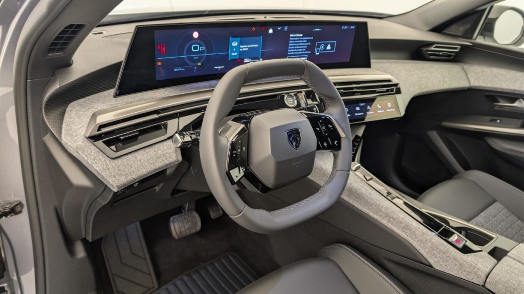 PEUGEOT 3008 Hybrid 145 e-DCS6 Allure - ref: 1-375798 - Photo 15