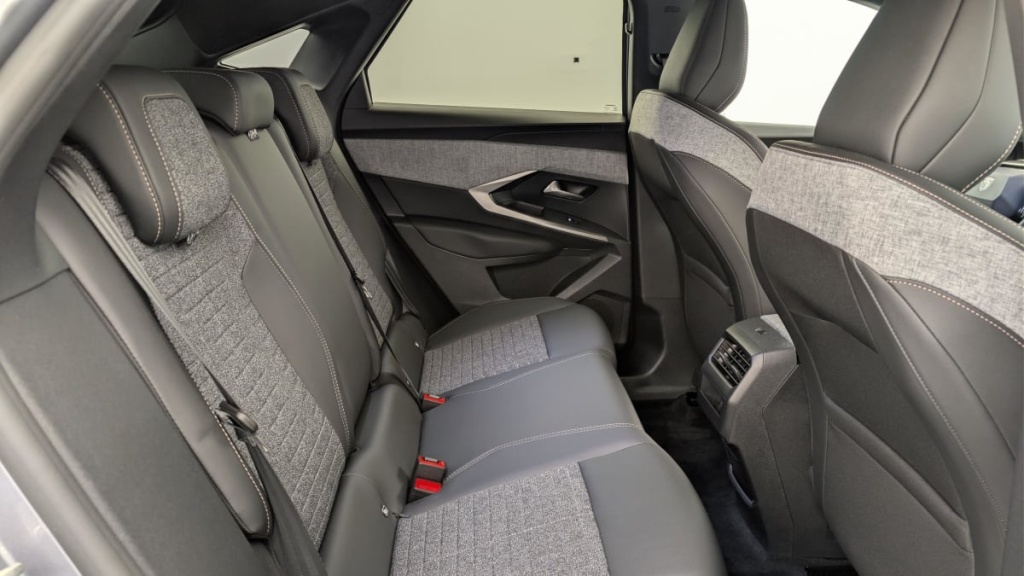 PEUGEOT 3008 Hybrid 145 e-DCS6 Allure - ref: 1-375801 - Photo 10