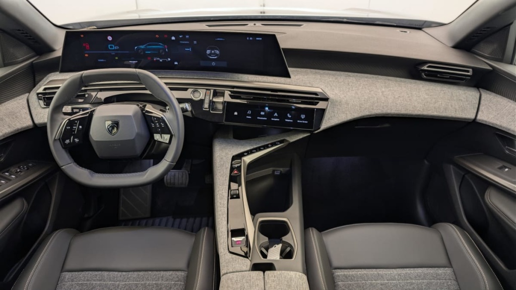 PEUGEOT 3008 Hybrid 145 e-DCS6 Allure - ref: 1-375801 - Photo 13