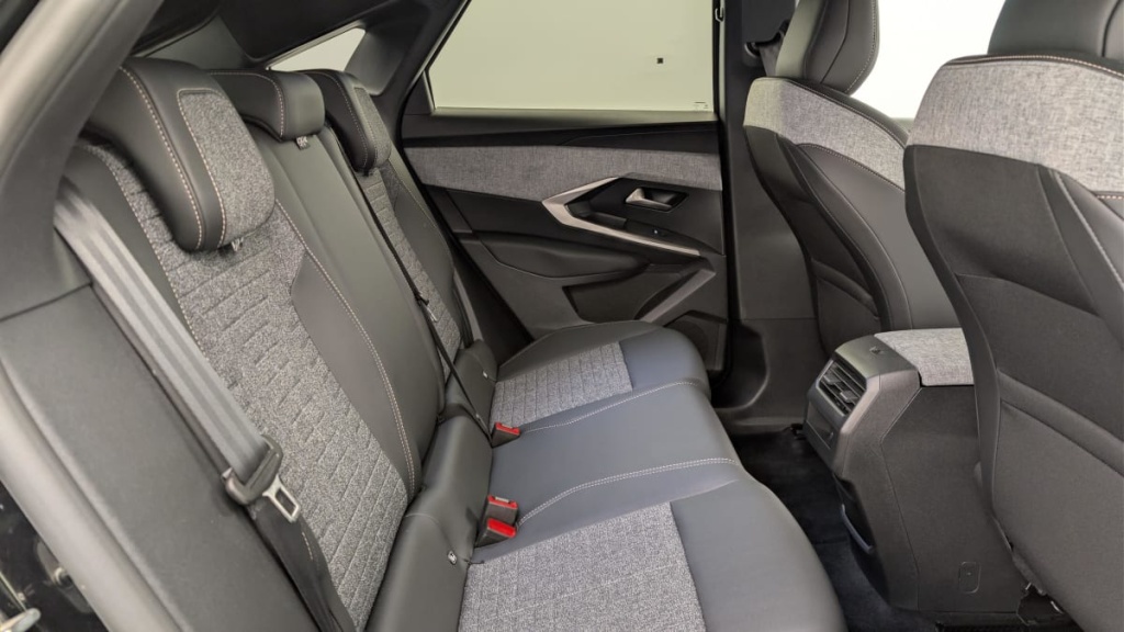 PEUGEOT 3008 Hybrid 145 e-DCS6 Allure - ref: 1-375807 - Photo 10