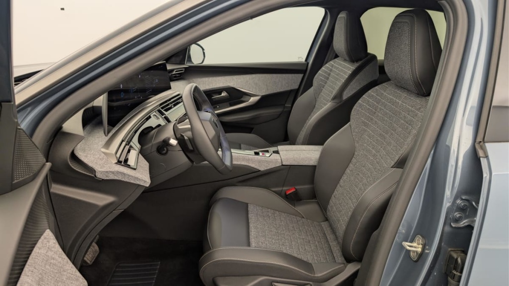 PEUGEOT 3008 Hybrid 145 e-DCS6 Allure - ref: 1-375810 - Photo 16