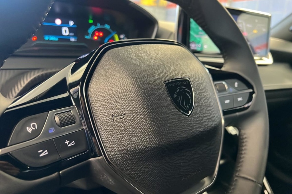 PEUGEOT 2008 50 kWh 136 ch Active - ref: 1-375979 - Photo 15