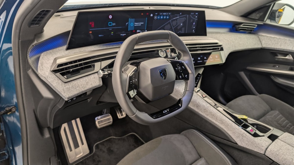 PEUGEOT 3008 Hybrid 145 e-DCS6 GT - ref: 1-375998 - Photo 15