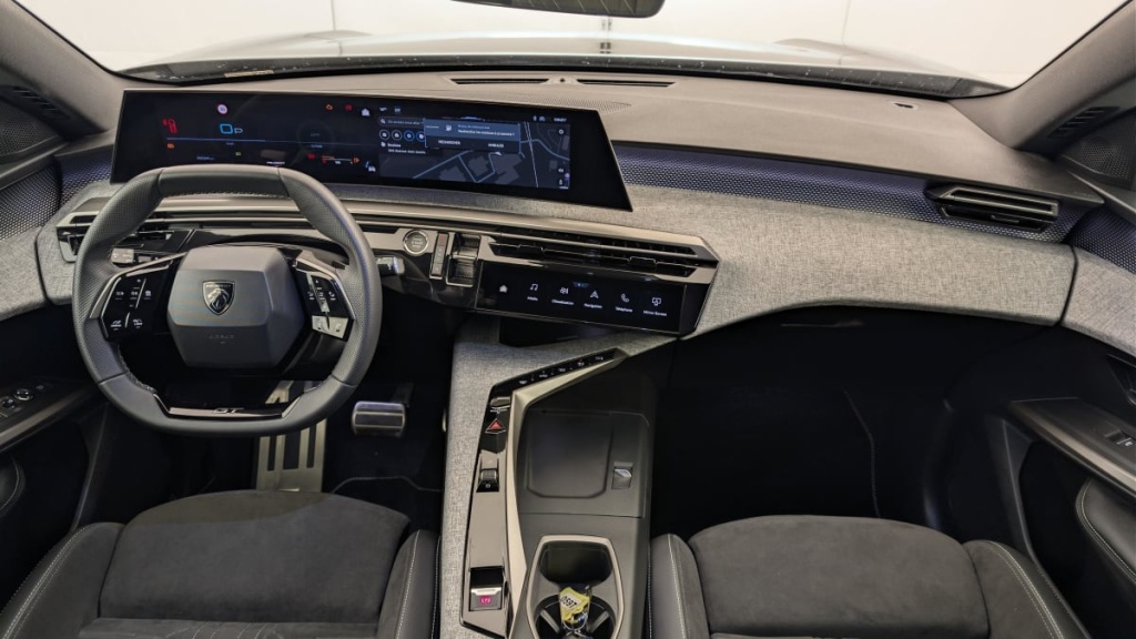 PEUGEOT 3008 Hybrid 145 e-DCS6 GT - ref: 1-376009 - Photo 13