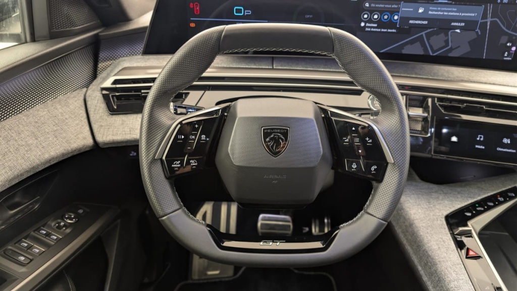 PEUGEOT 3008 Hybrid 145 e-DCS6 GT - ref: 1-376009 - Photo 14