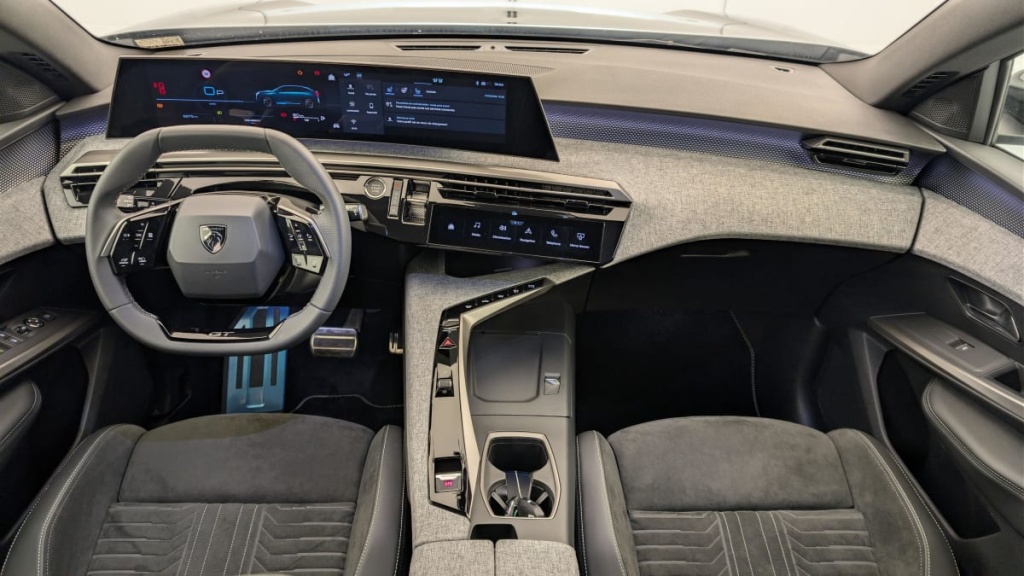 PEUGEOT 3008 Hybrid 145 e-DCS6 GT - ref: 1-376010 - Photo 13