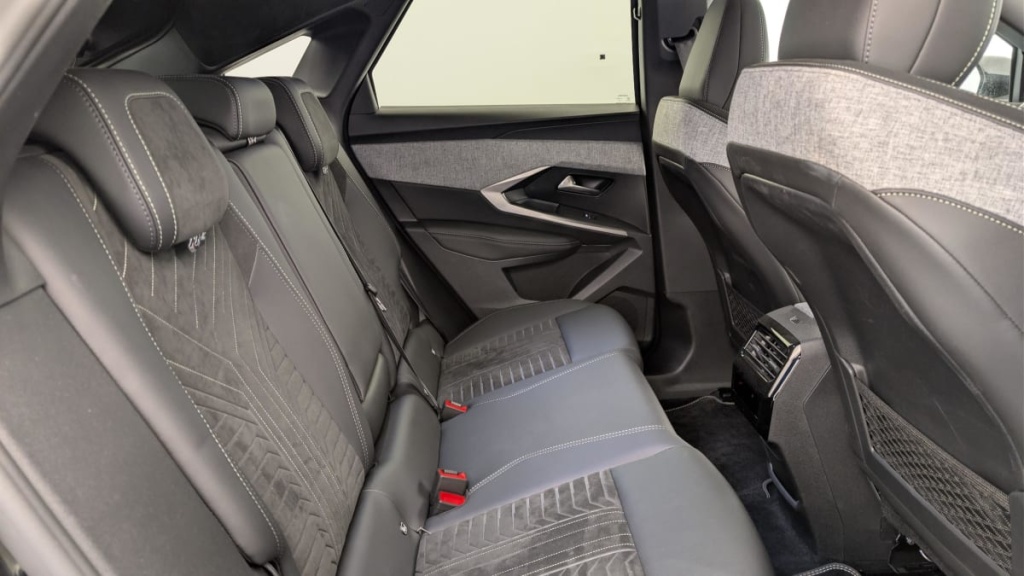 PEUGEOT 3008 Hybrid 145 e-DCS6 GT - ref: 1-376017 - Photo 10