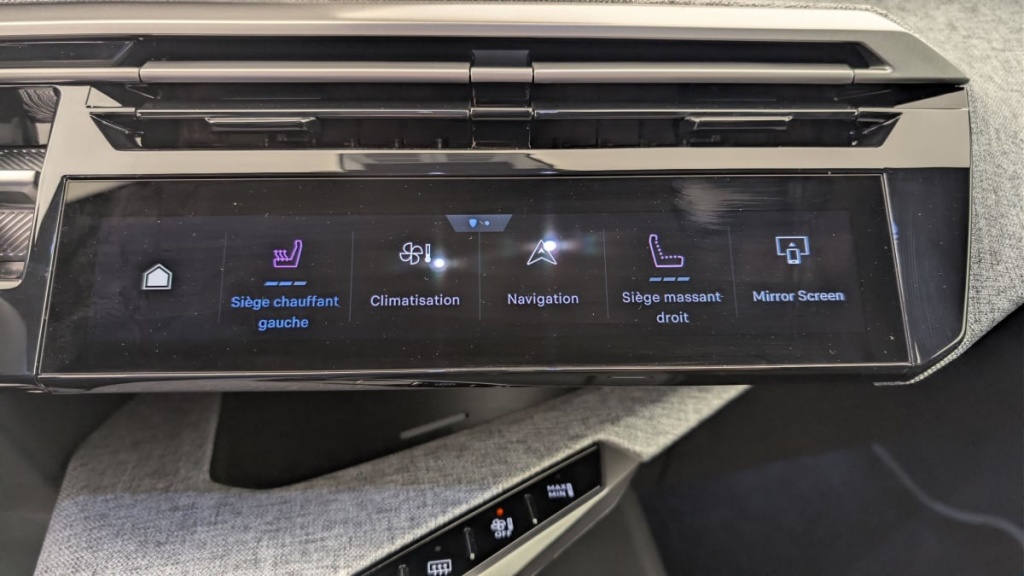 PEUGEOT 3008 Hybrid 145 e-DCS6 GT - ref: 1-376017 - Photo 20