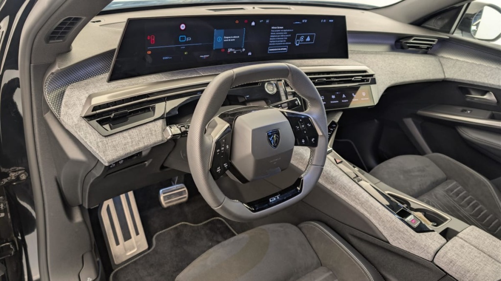 PEUGEOT 3008 Hybrid 145 e-DCS6 GT - ref: 1-376019 - Photo 15