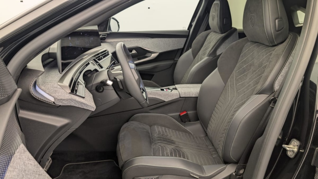 PEUGEOT 3008 Hybrid 145 e-DCS6 GT - ref: 1-376019 - Photo 16