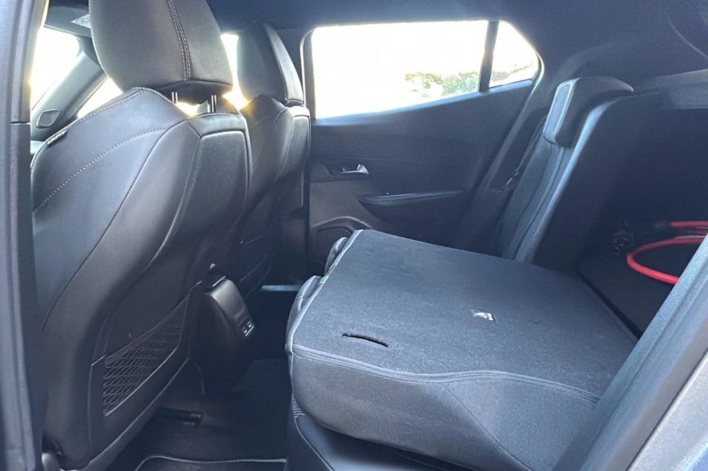 PEUGEOT 2008 50 kWh 136 ch GT - ref: 1-376033 - Photo 10