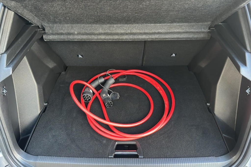 PEUGEOT 2008 50 kWh 136 ch GT - ref: 1-376033 - Photo 11