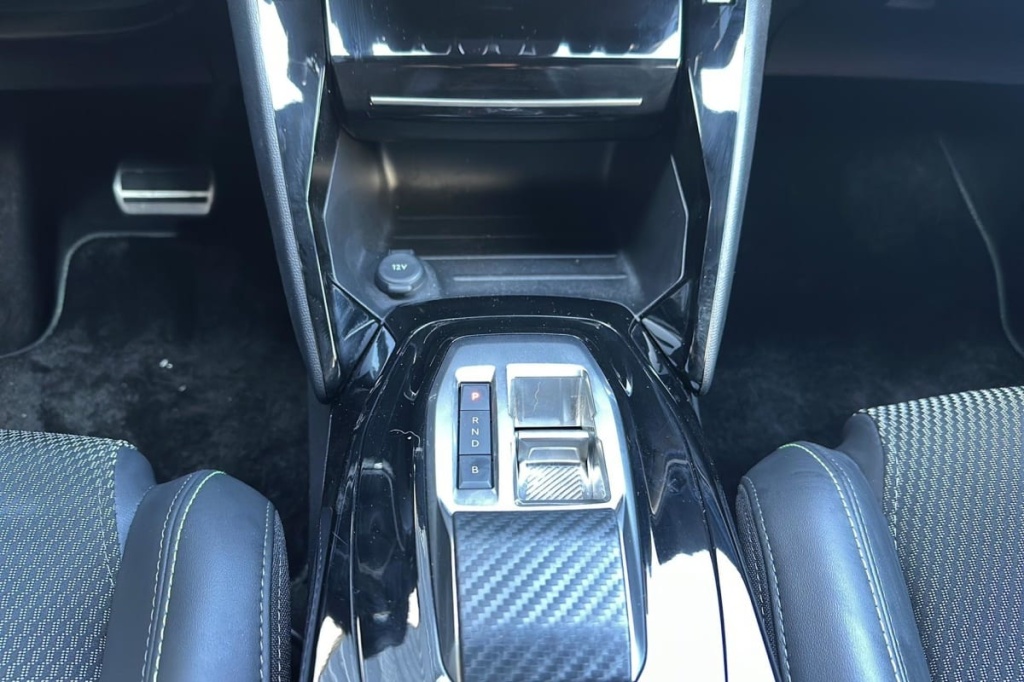 PEUGEOT 2008 50 kWh 136 ch GT - ref: 1-376033 - Photo 16