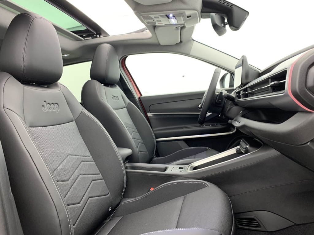 JEEP Avenger 1.2 Turbo T3 110 ch e-Hybrid BVR6 Summit - ref: 1-376342 - Photo 9