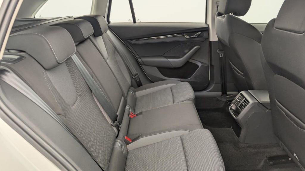 SKODA Octavia Combi 2.0 TDI 150 ch DSG7 Ambition - ref: 1-376528 - Photo 10