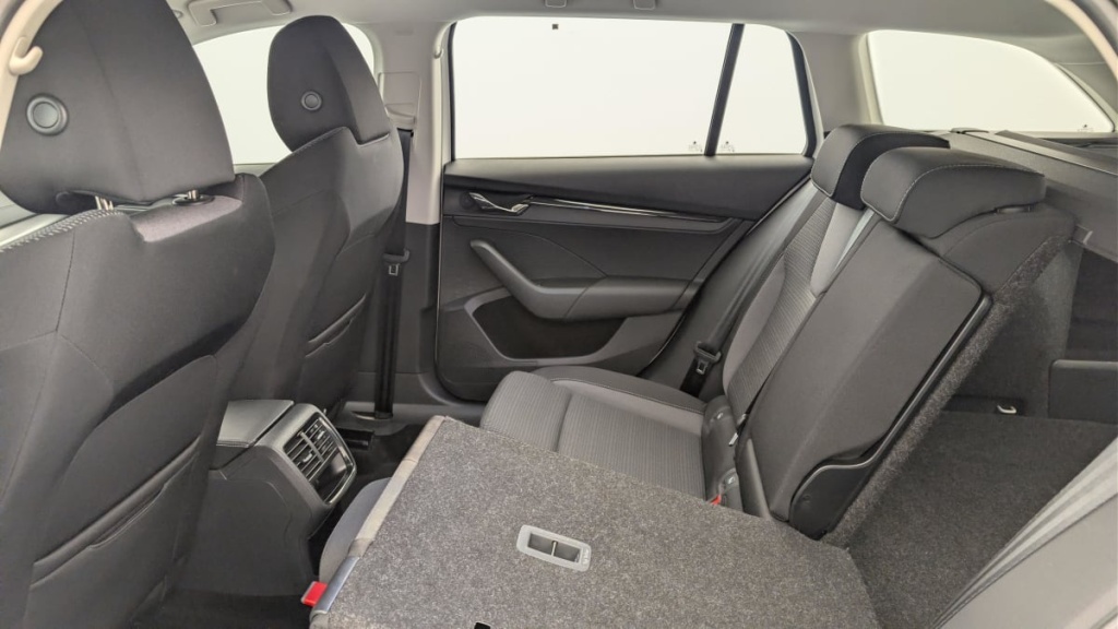 SKODA Octavia Combi 2.0 TDI 150 ch DSG7 Ambition - ref: 1-376528 - Photo 12