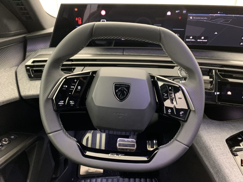 PEUGEOT 5008 Hybrid 145 e-DCS6 GT - ref: 1-376599 - Photo 17