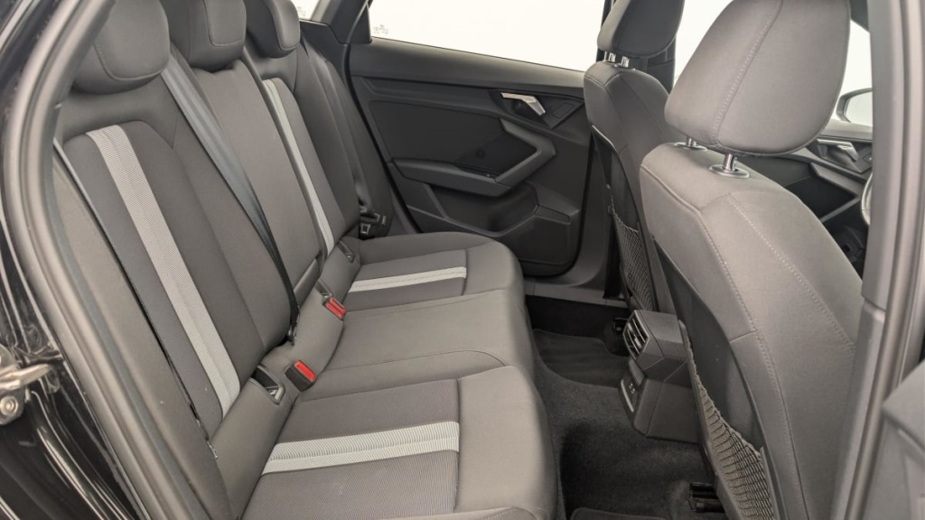 AUDI A3 Sportback 35 TFSI Mild Hybrid 150 S tronic 7 Design - ref: 1-376907 - Photo 10