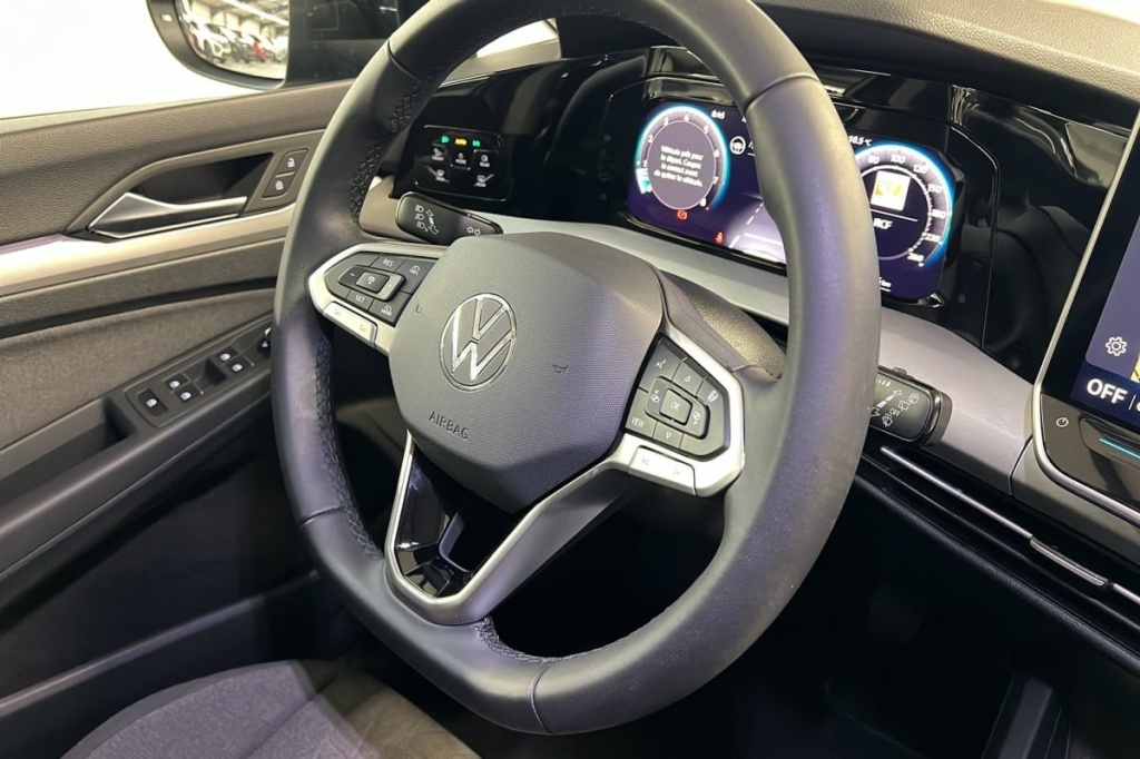 VOLKSWAGEN Golf 1.5 TSI EVO2 116 BVM6 LIFE PLUS - ref: 1-377825 - Photo 15