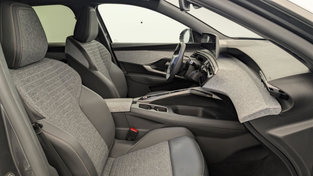 PEUGEOT 3008 Hybrid 145 e-DCS6 Allure - ref: 1-378263 - Photo 9