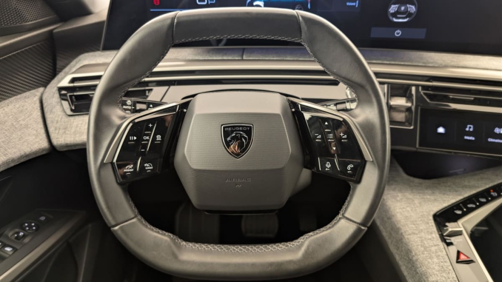 PEUGEOT 3008 Hybrid 145 e-DCS6 Allure - ref: 1-378290 - Photo 14