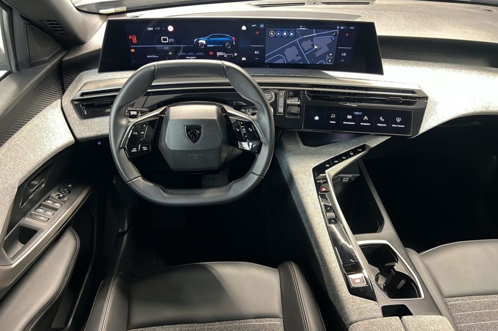 PEUGEOT 3008 Hybrid 145 e-DCS6 Allure - ref: 1-378300 - Photo 13