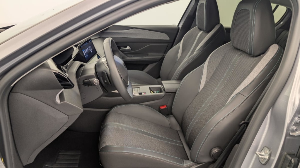 PEUGEOT 308 Hybrid 145 e-DCS6 Allure - ref: 1-378331 - Photo 16