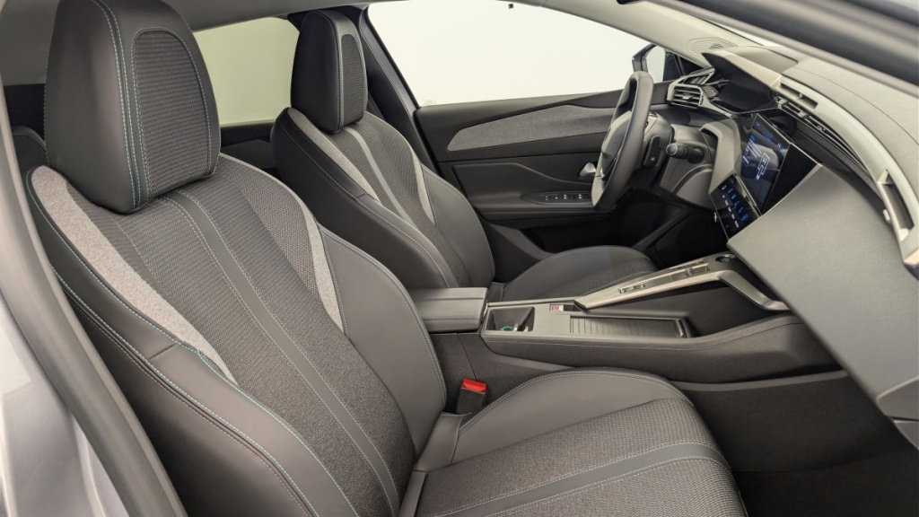 PEUGEOT 308 Hybrid 145 e-DCS6 Allure - ref: 1-378331 - Photo 9